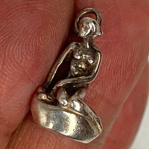 925 Silver Sitting Women Charm/Pendant (011)
